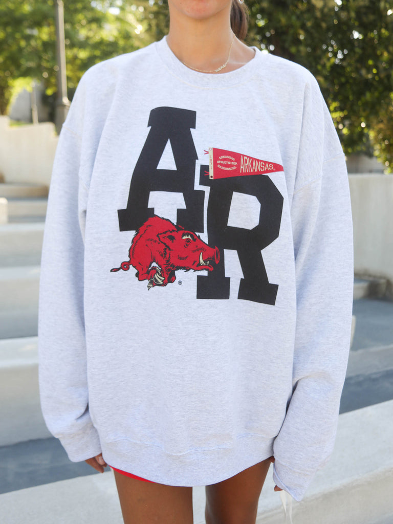 AR PENNANT VAULT SWEATSHIRT