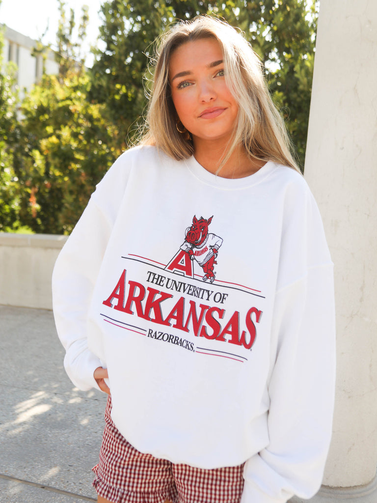 UNIVERSITY OF ARKANSAS VAULT SWEATSHIRT - WHITE