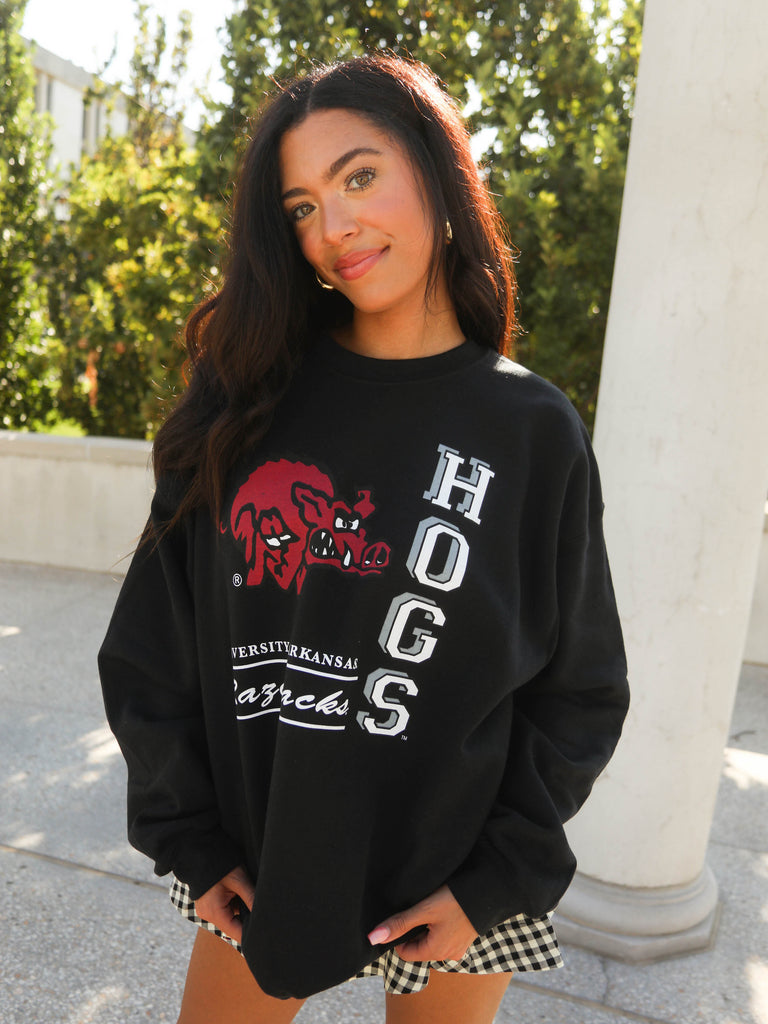 HOGS STACKED SWEATSHIRT - BLACK