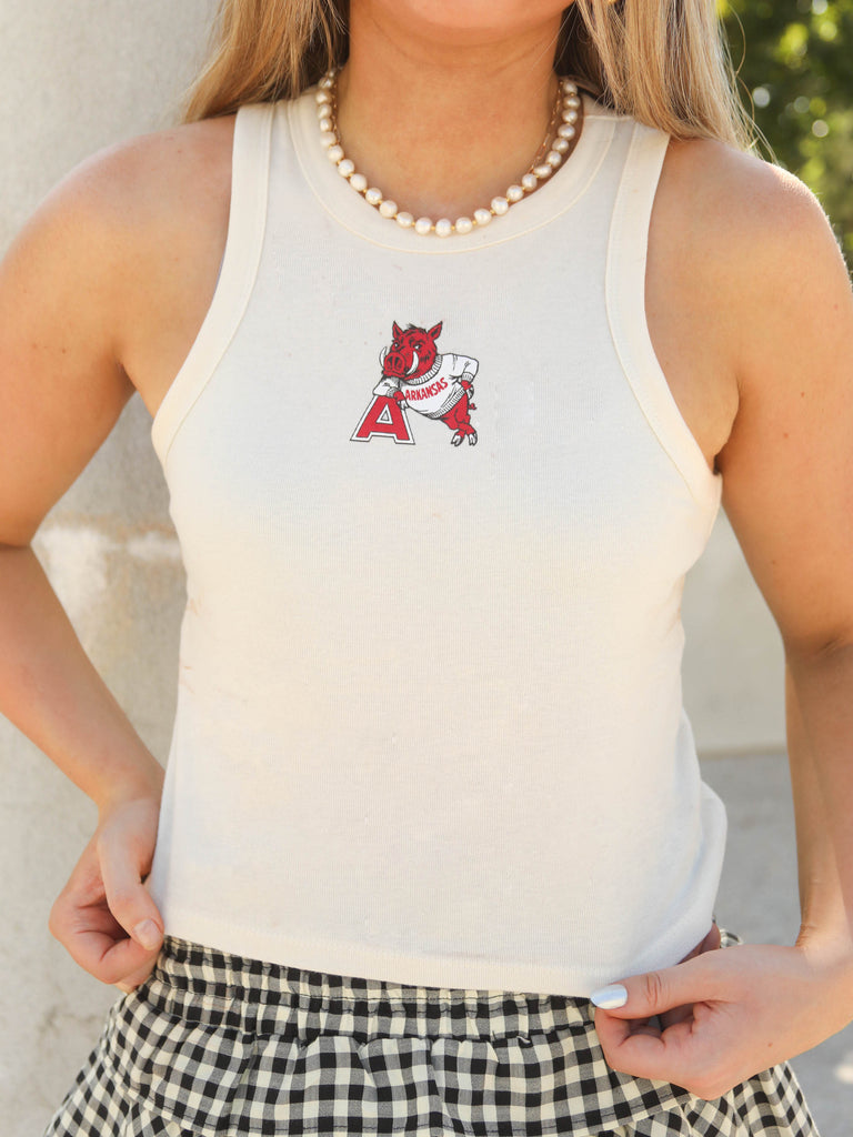 LEANING HOG TANK