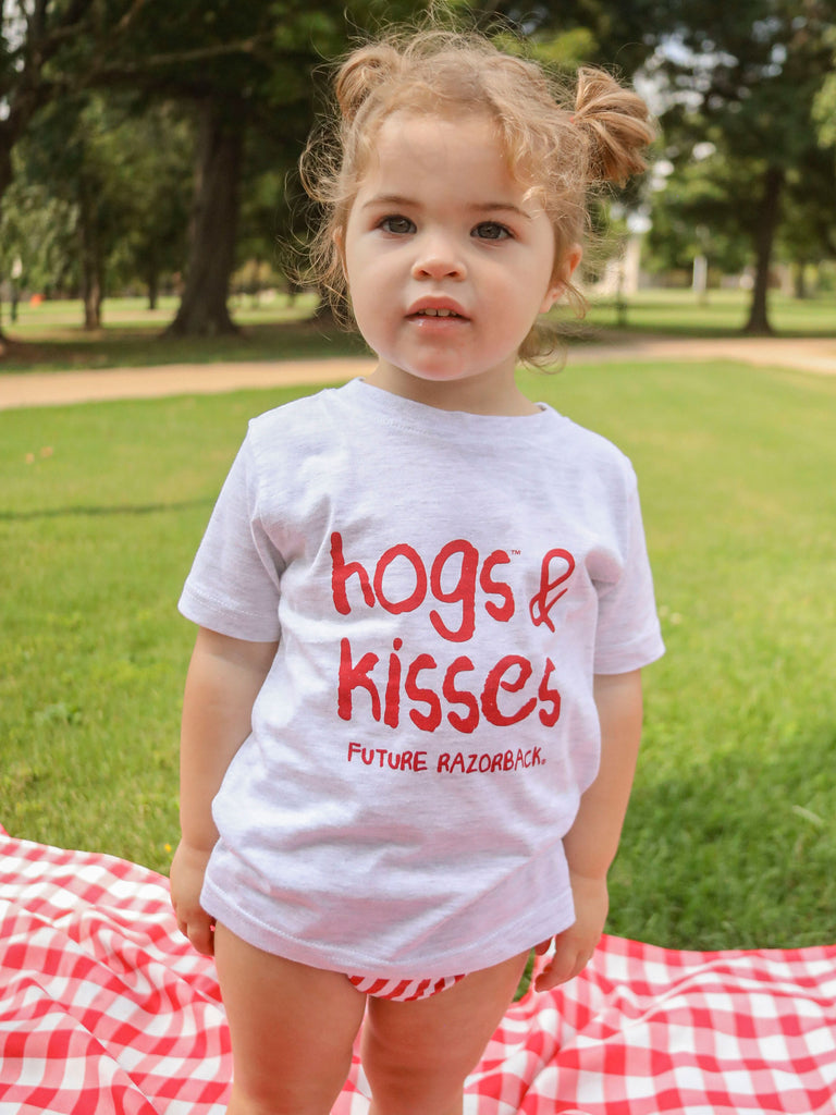 HOGS AND KISSES BABY TEE