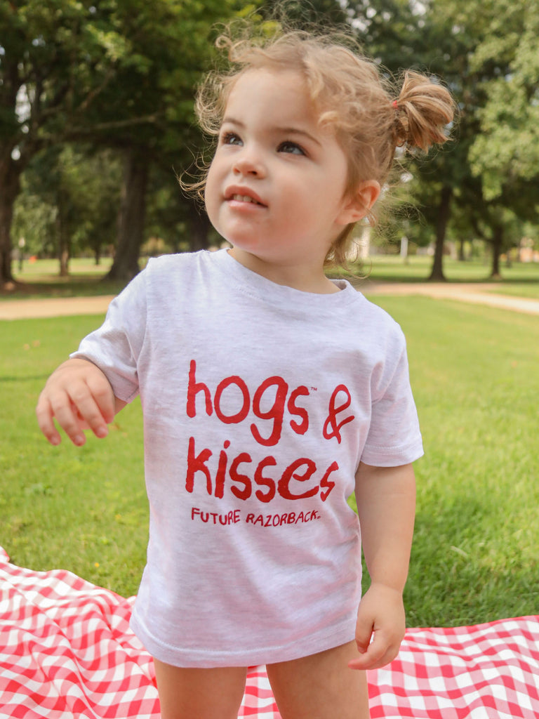 HOGS AND KISSES TODDLER TEE