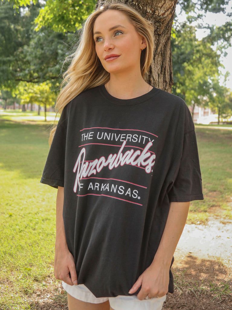 RAZORBACKS 80'S SCRIPT TEE