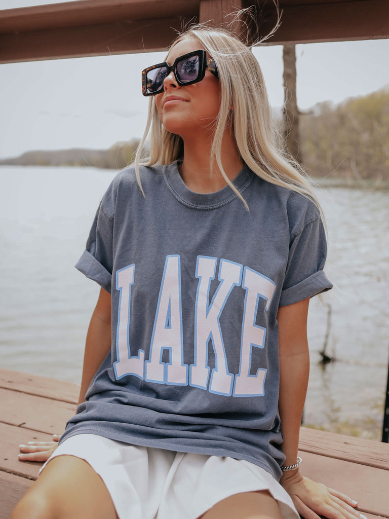 LAKE GRAPHIC (NAVY)